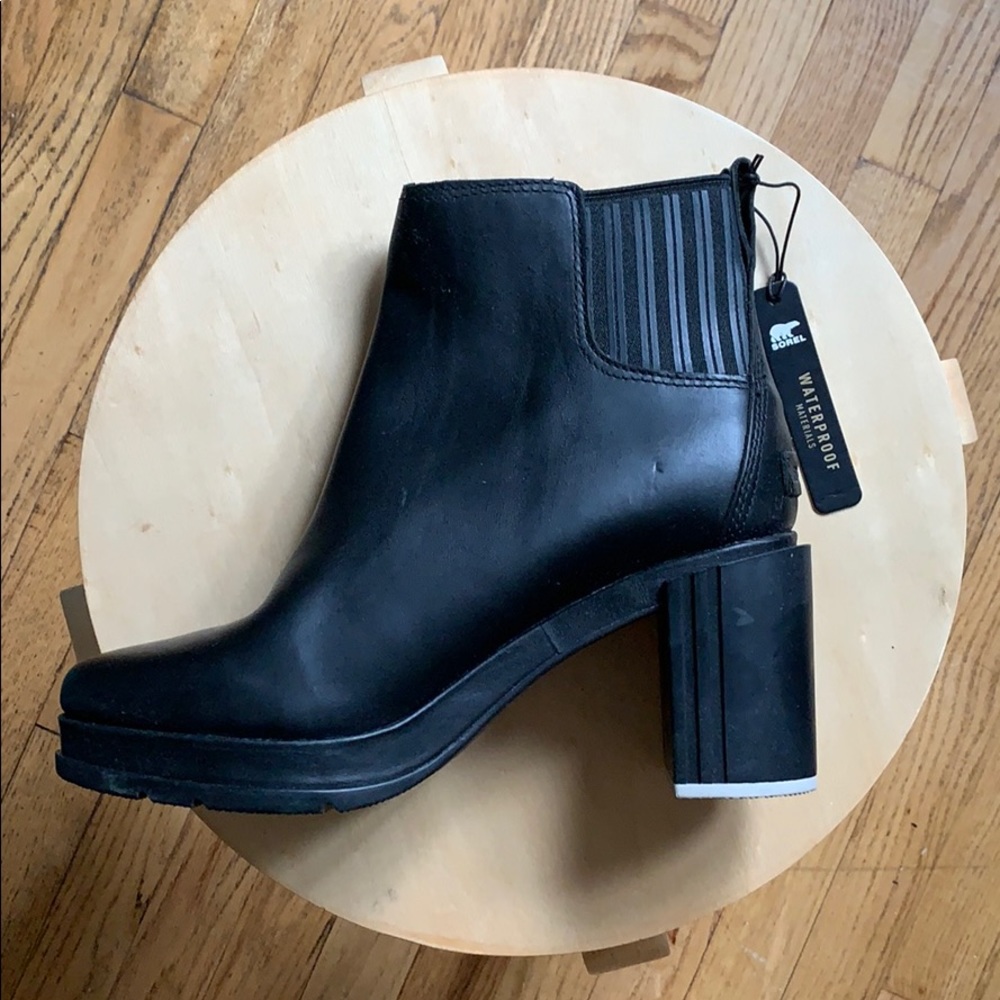 Sorel brand new waterproof black leather boots